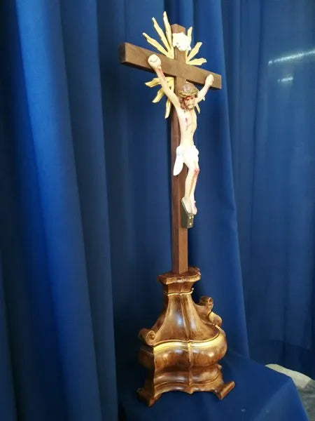 Crucifixo 72 cm com pedestal